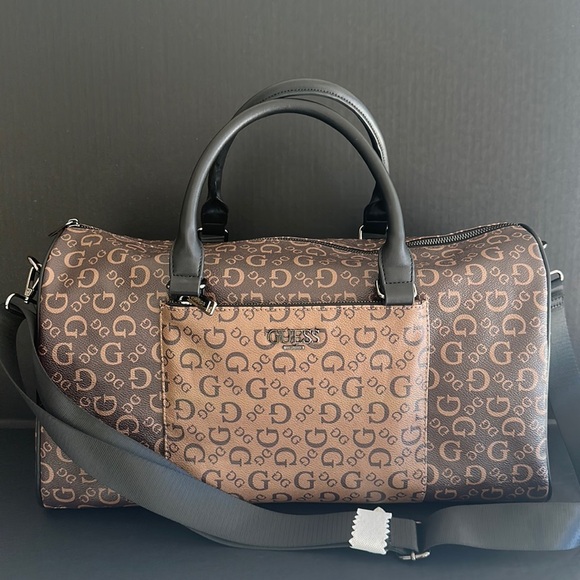 New GUESS Logo Travel/Duffle Bag - Picture 1 of 8